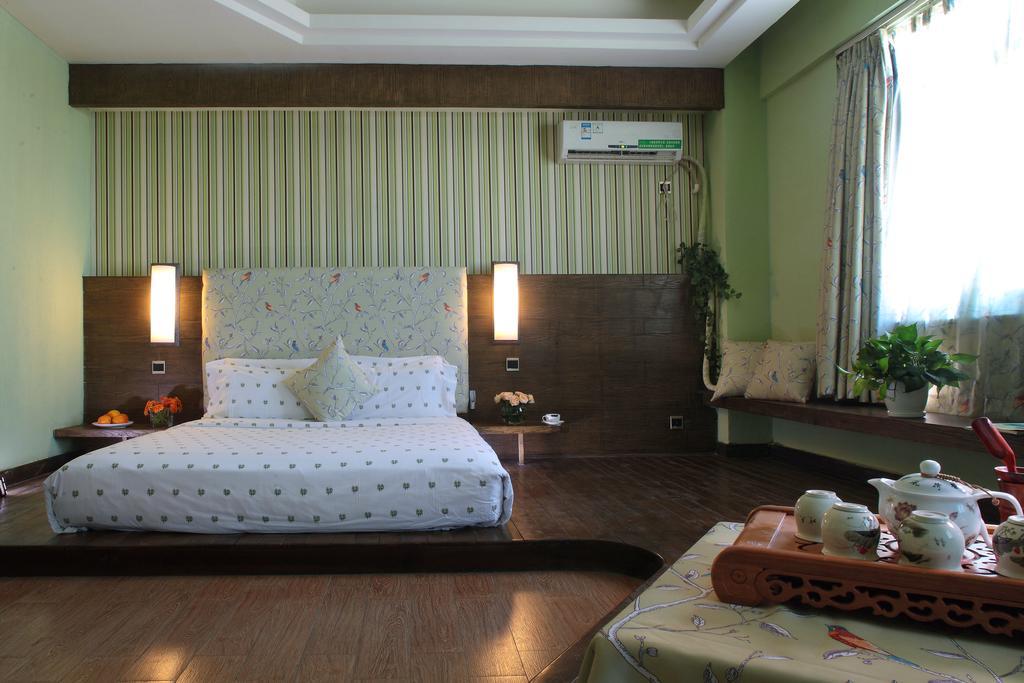 Forest City Resort Hotel Haikou  Rum bild