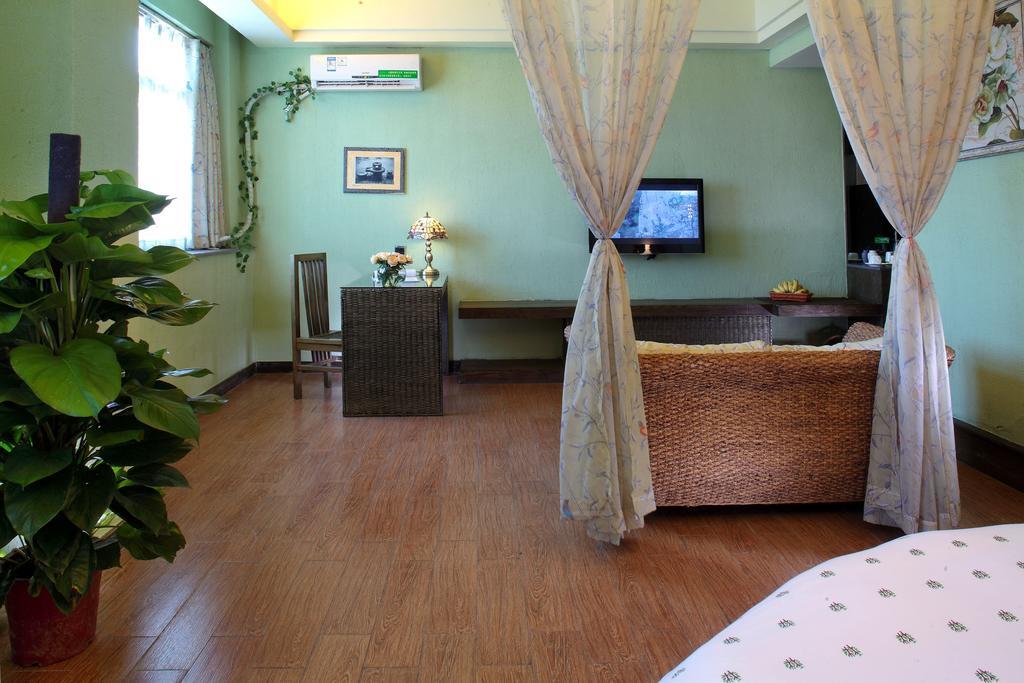 Forest City Resort Hotel Haikou  Rum bild