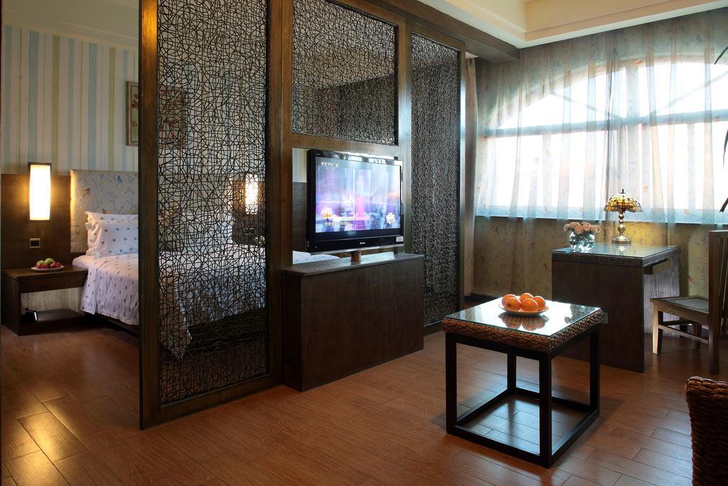 Forest City Resort Hotel Haikou  Rum bild