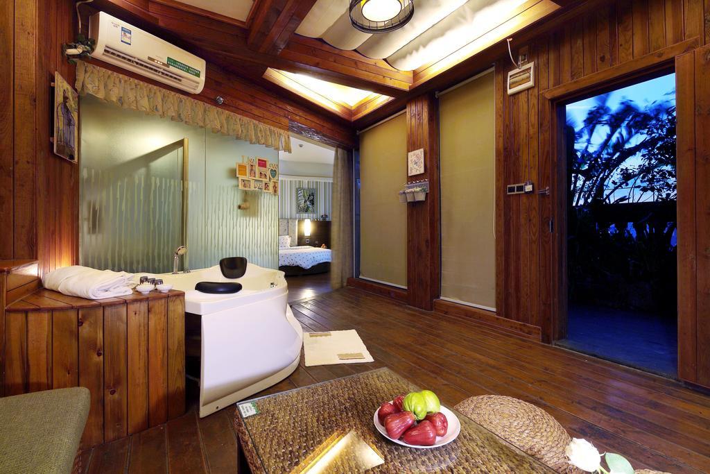 Forest City Resort Hotel Haikou  Rum bild